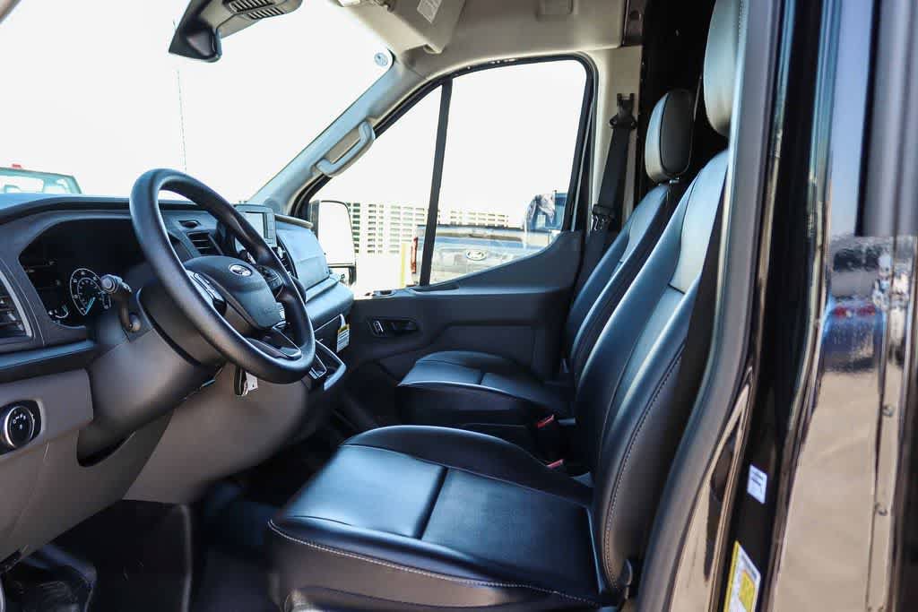 Certified 2025 Ford Transit 250 148 Medium Roof RWD image 17