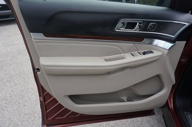 Certified 2018 Ford Explorer Limited FWD image 26