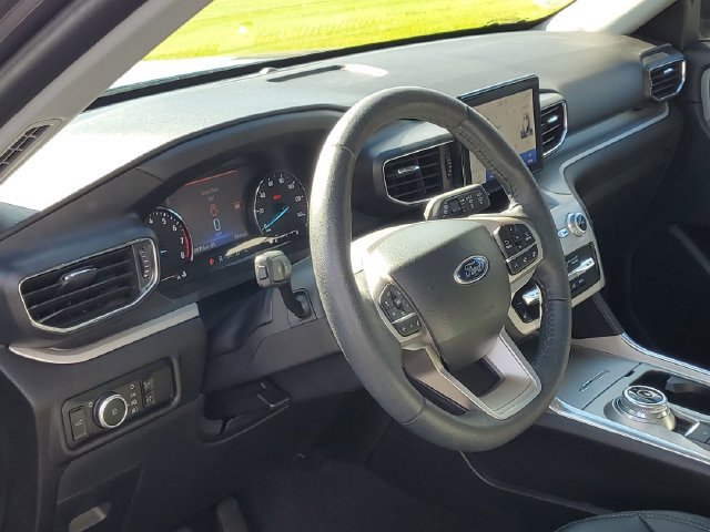 Certified 2023 Ford Explorer XLT w/ Equipment Group 202A AWD/4WD image 12