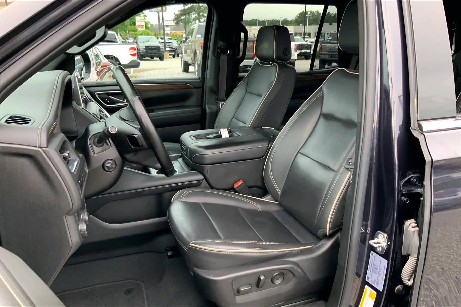 Used 2024 Chevrolet Tahoe Premier RWD image 8