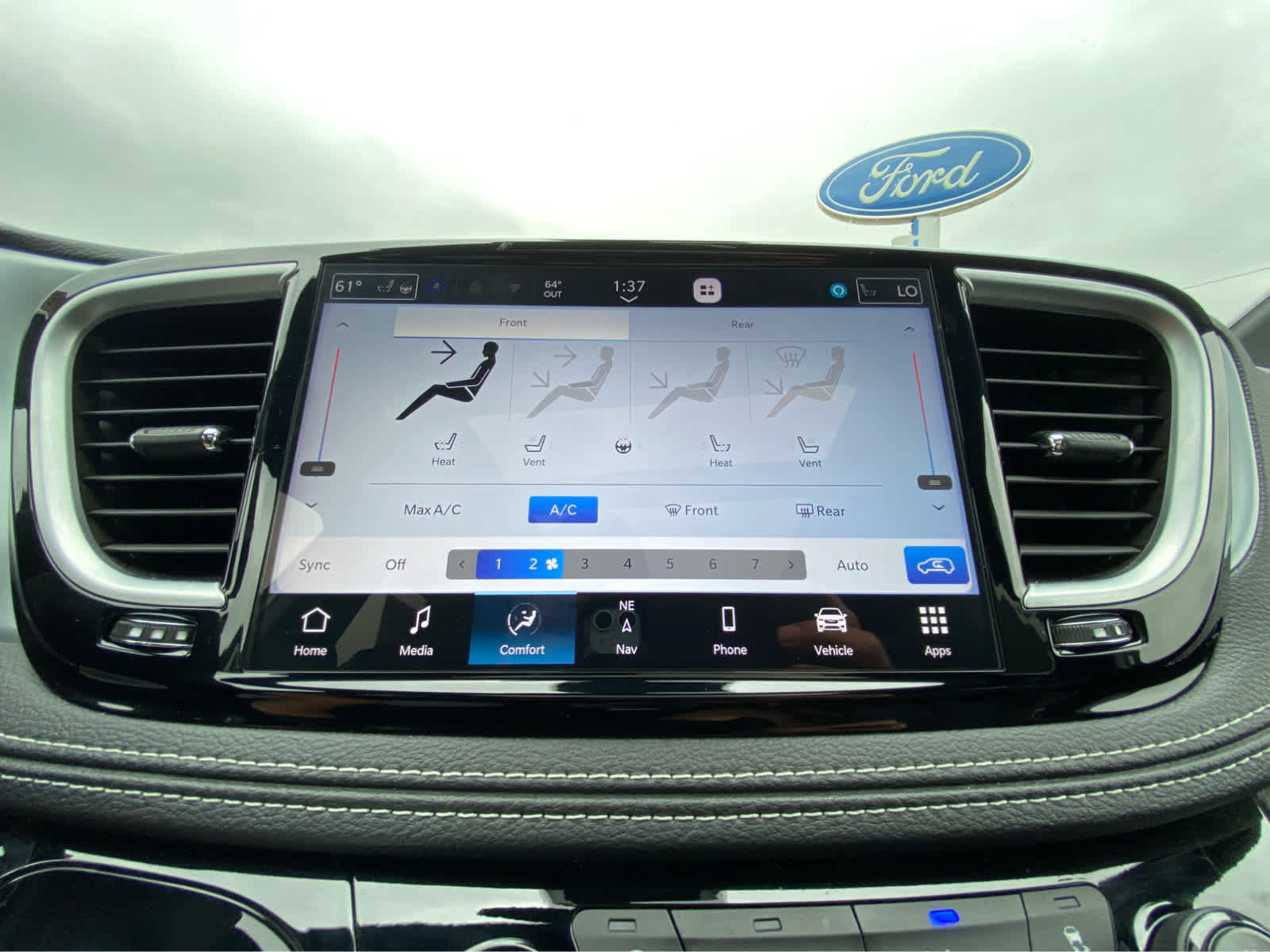 Used 2026 Chrysler Pacifica Limited FWD image 37