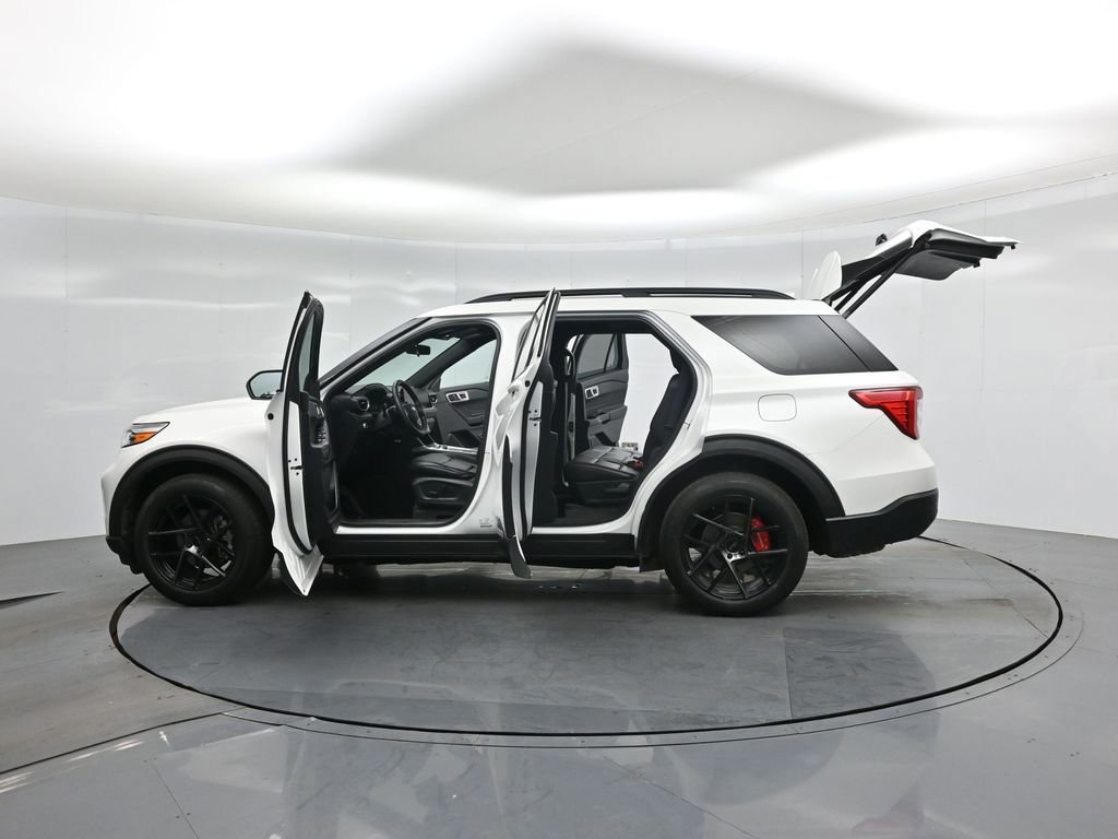 Certified 2020 Ford Explorer XLT w/ Equipment Group 202A image 58