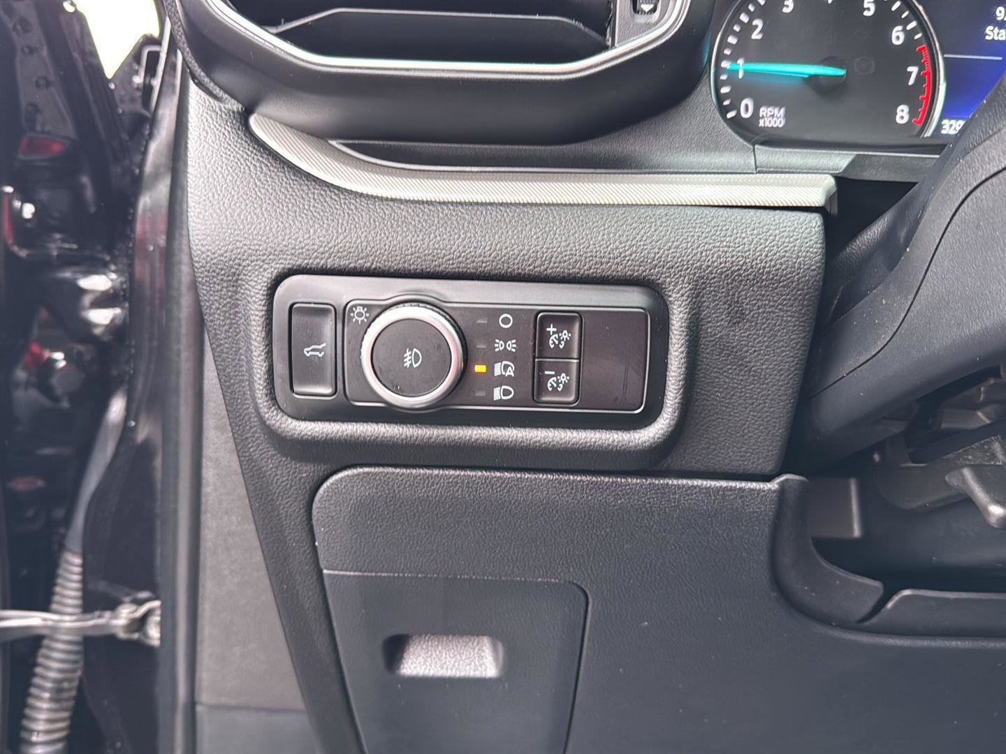 Certified 2024 Ford Explorer XLT w/ Equipment Group 202A image 21