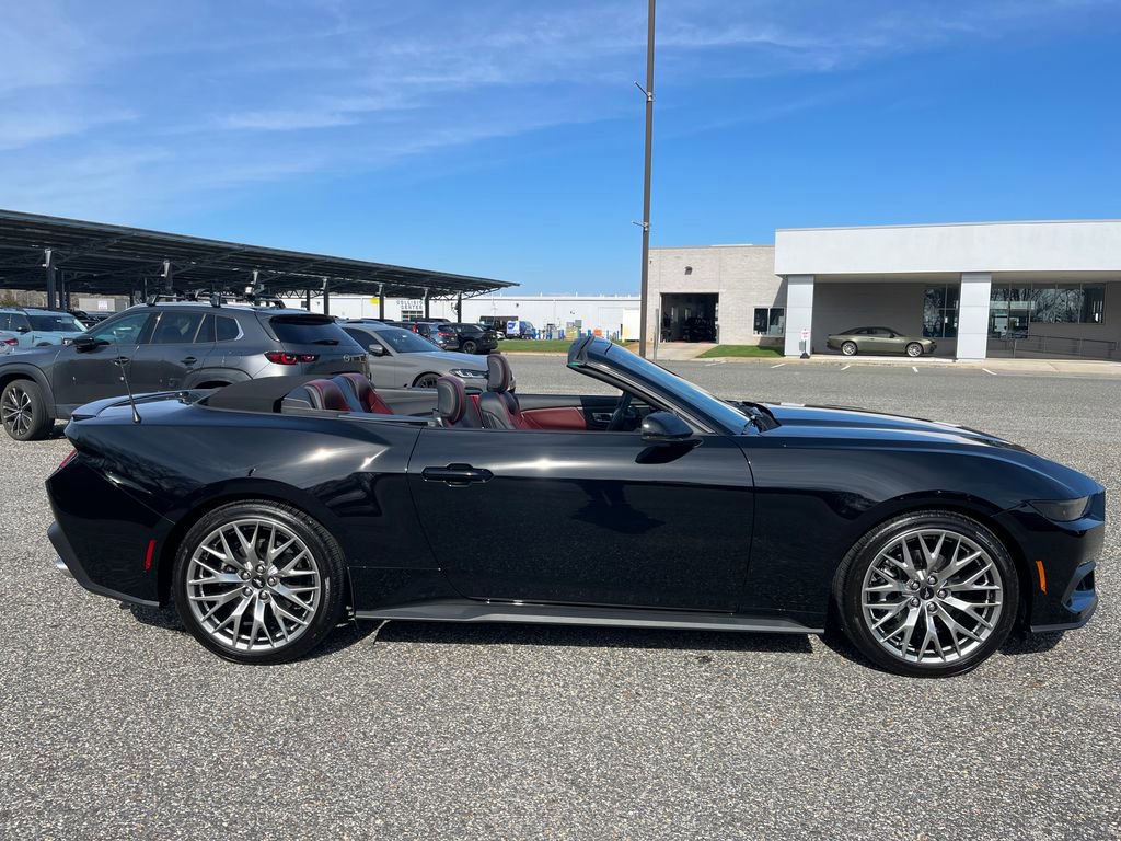 Certified 2025 Ford Mustang Premium image 8