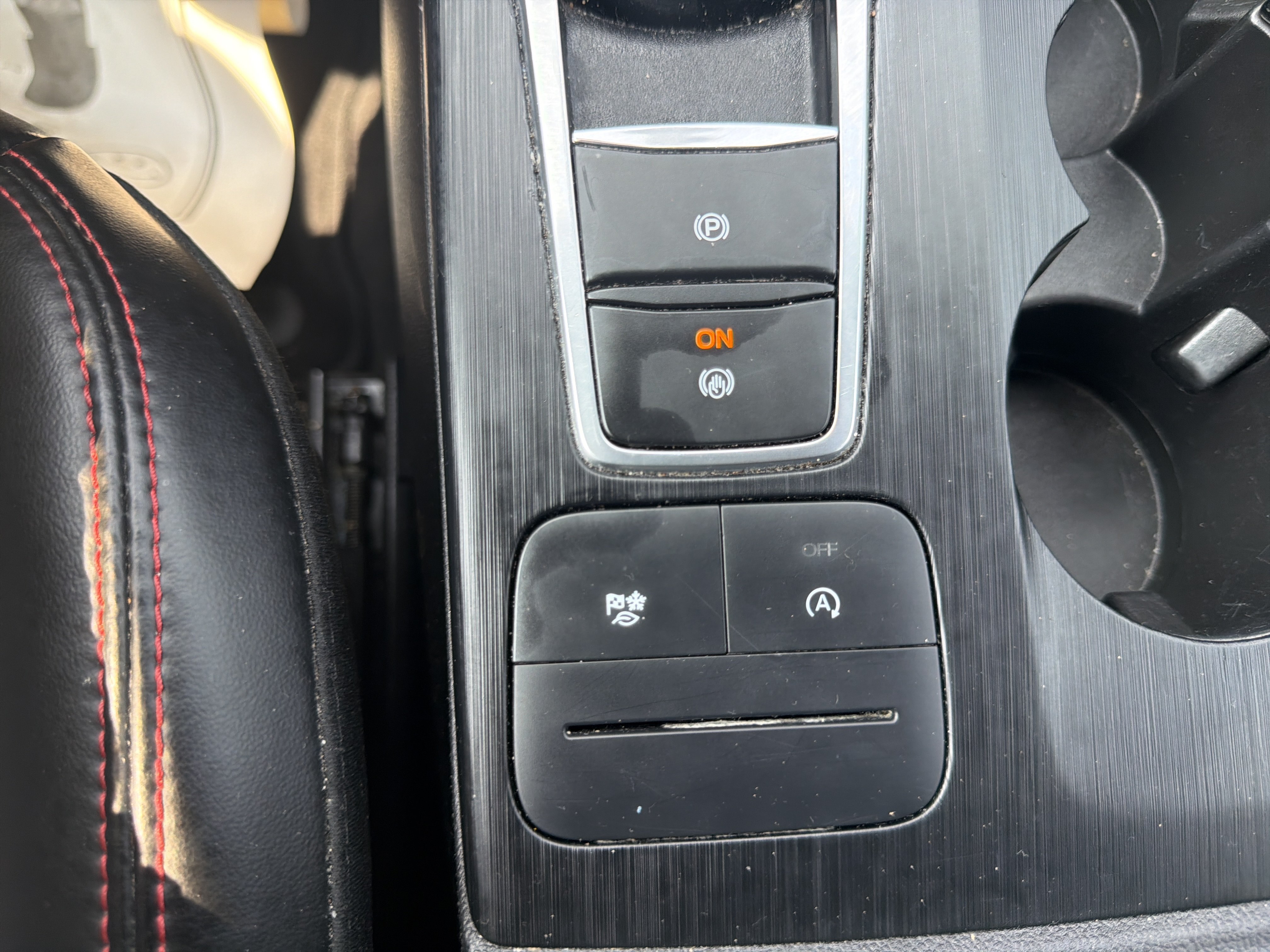 Certified 2025 Ford Escape ST-Line AWD/4WD image 30