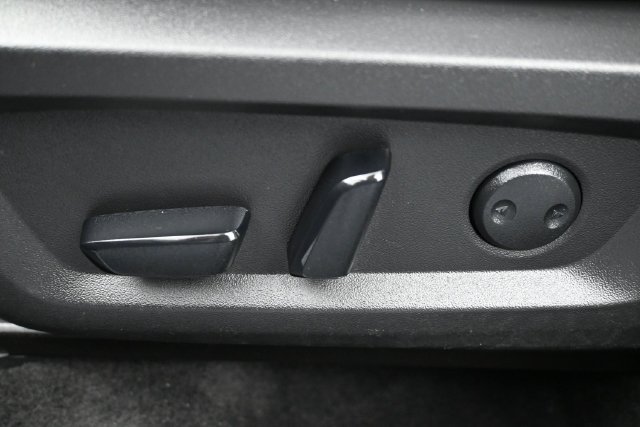 Used 2025 Mitsubishi Outlander SE FWD image 12