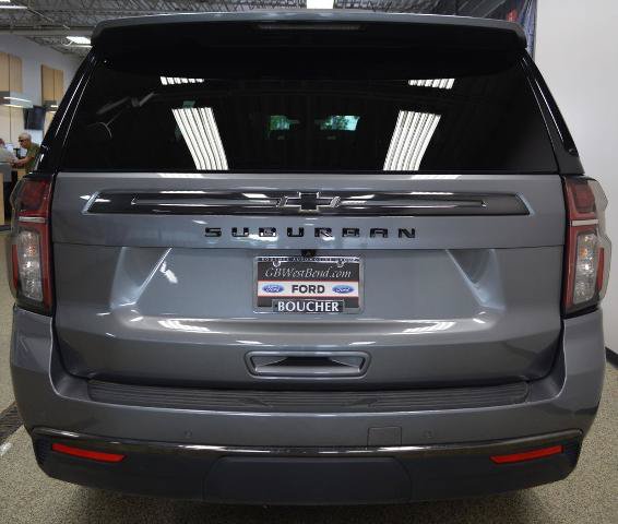 Used 2022 Chevrolet Suburban Z71 w/ Luxury Package AWD/4WD image 5