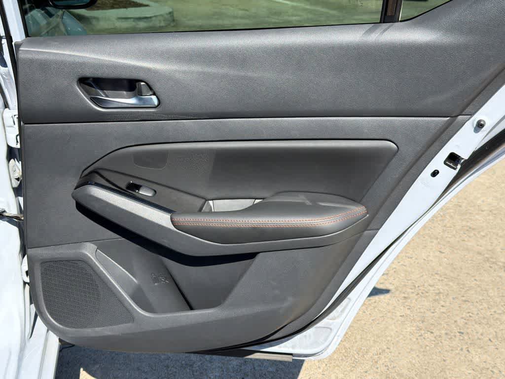 Used 2024 Nissan Altima 2.5 SR FWD image 14