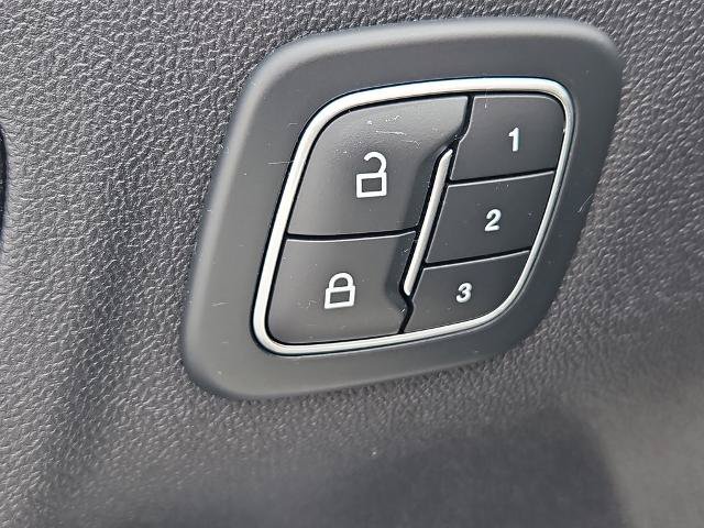 Certified 2022 Ford Escape SEL w/ SEL Stealth AWD Package image 14
