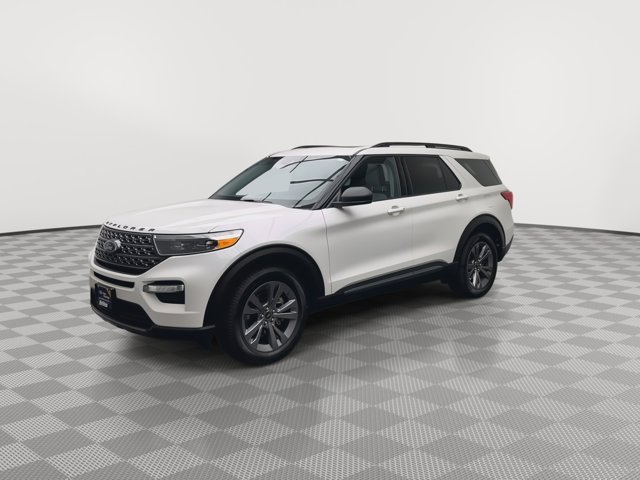 Certified 2021 Ford Explorer XLT w/ Equipment Group 202A AWD/4WD image 39