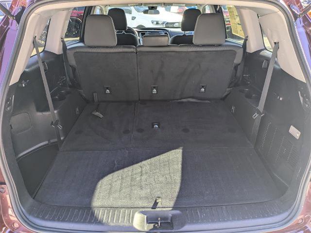 Used 2017 Toyota Highlander LE image 12