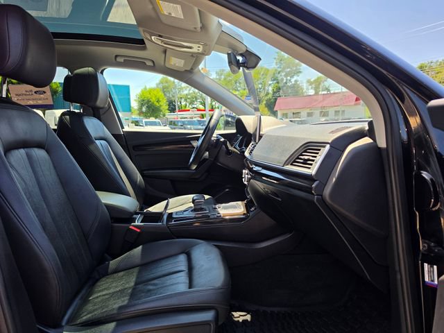 Used 2020 Audi Q5 2.0T Premium Plus w/ Premium Plus Package AWD/4WD image 14