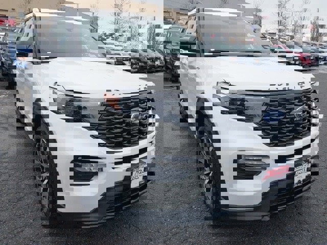 Certified 2023 Ford Explorer ST-Line w/ Class IV Trailer Tow Package image 2