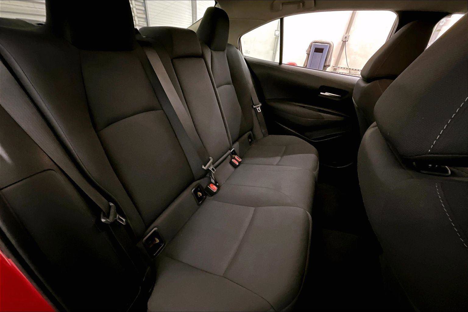 Used 2021 Toyota Corolla LE image 26