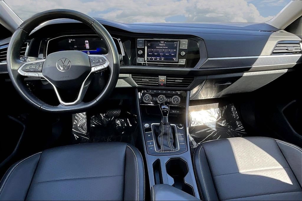 Used 2024 Volkswagen Jetta SE FWD image 9