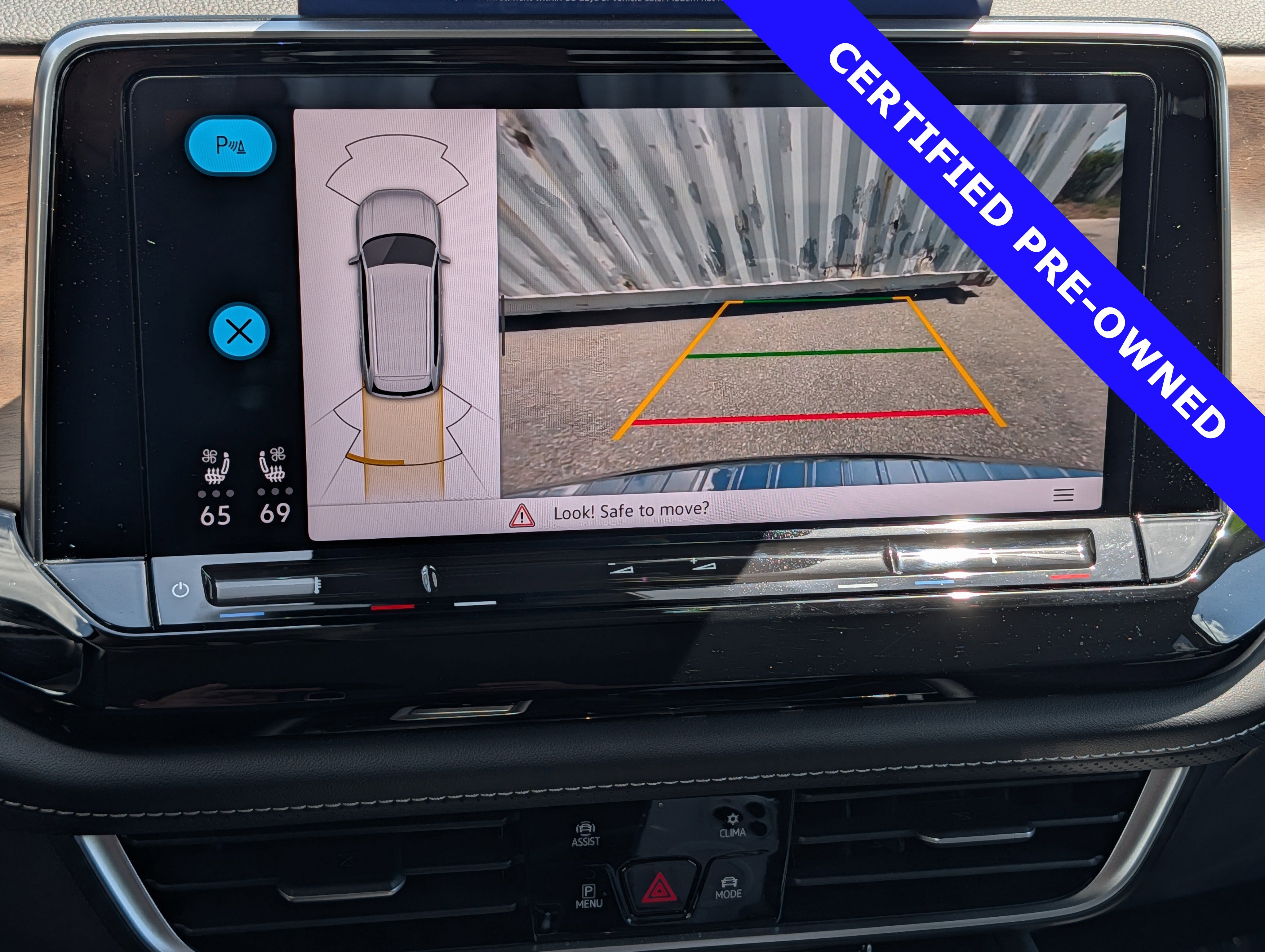 Used 2024 Volkswagen Atlas SE FWD image 32