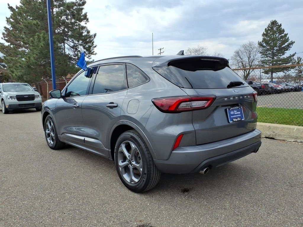 Certified 2024 Ford Escape ST-Line image 5