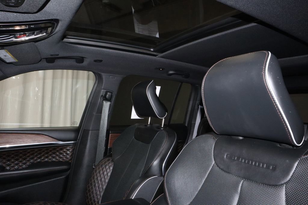 Used 2023 Jeep Grand Cherokee Summit image 34