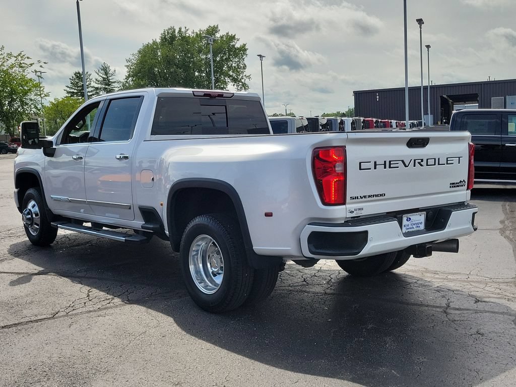 Used 2024 Chevrolet Silverado 3500 High Country w/ High Country Premium Package AWD/4WD image 6