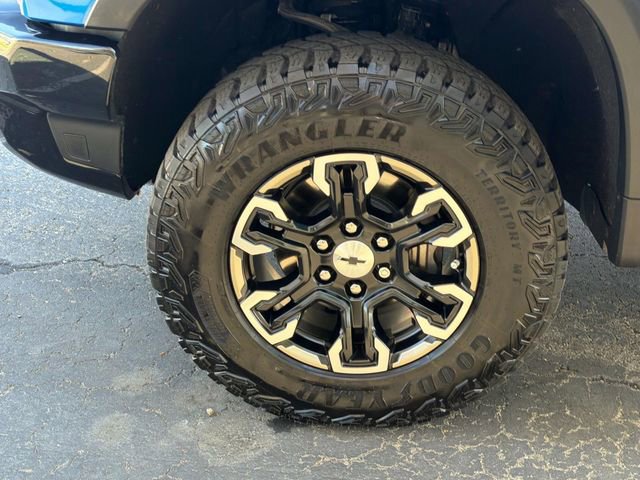 Used 2024 Chevrolet Silverado 1500 ZR2 w/ Technology Package image 44