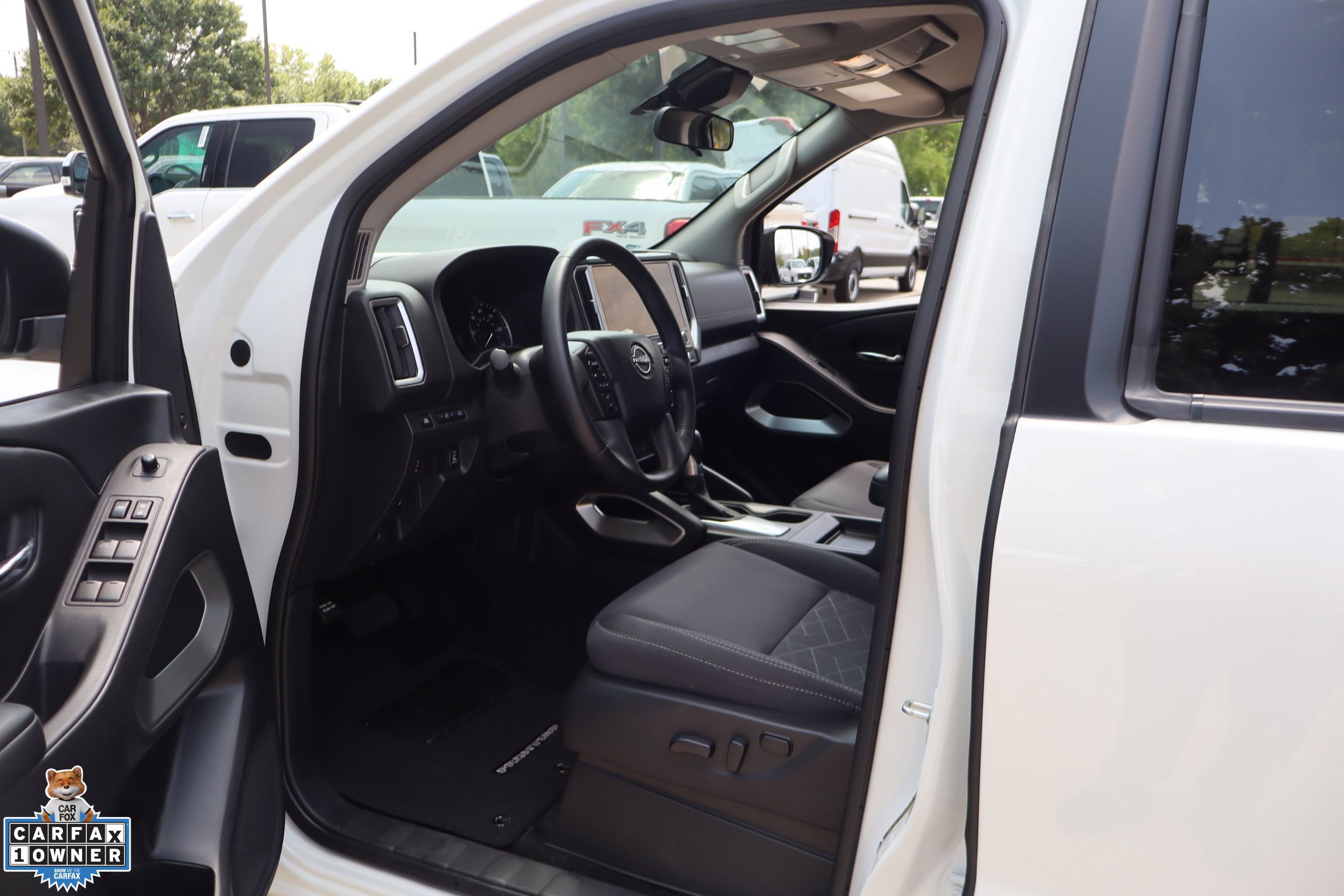 Used 2025 Nissan Frontier SV w/ SV Convenience Package RWD image 26