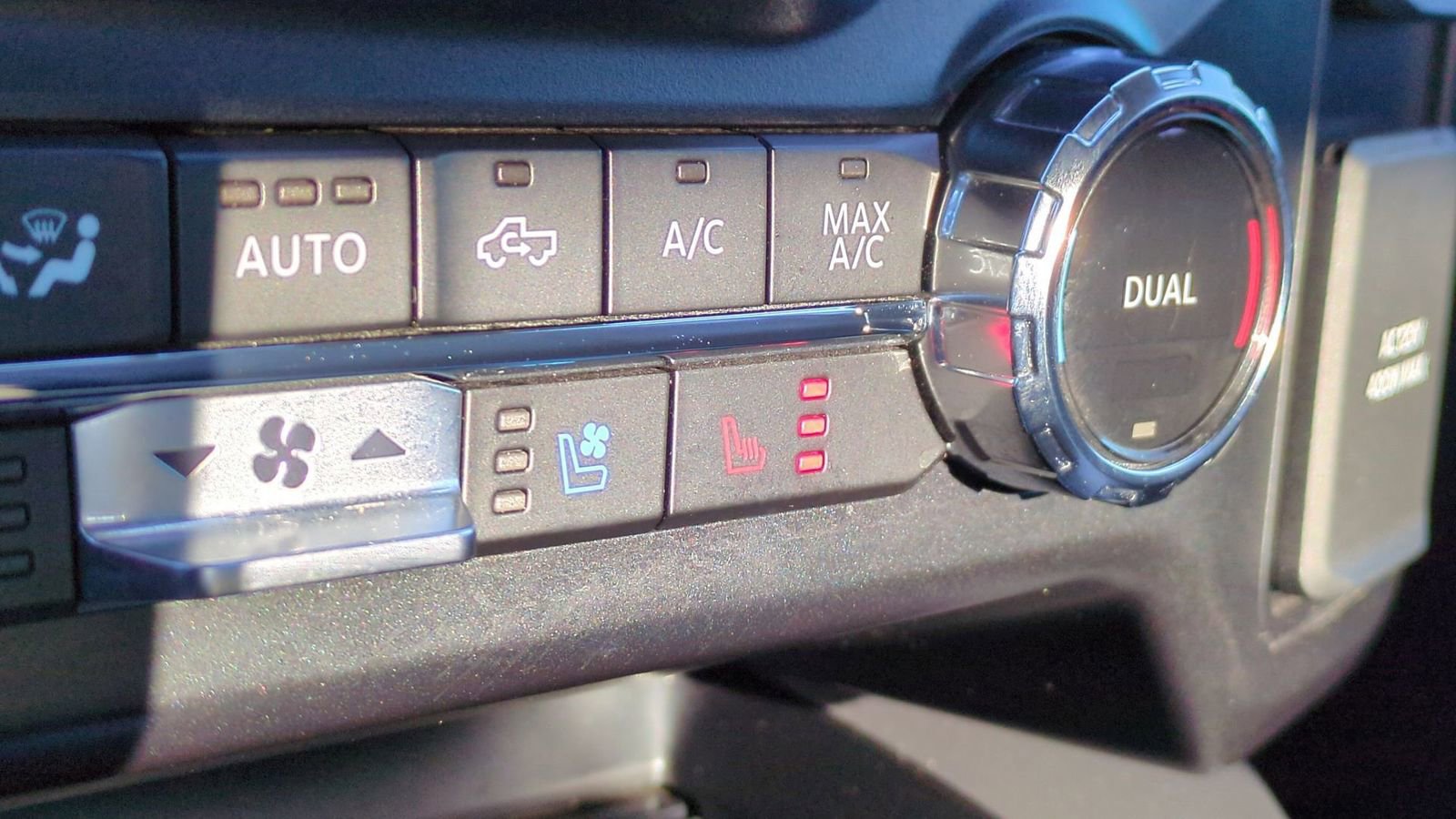 Certified 2024 Ford F250 Lariat w/ Lariat Ultimate Package image 38