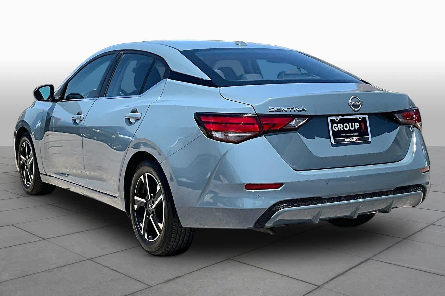 Used 2025 Nissan Sentra SV FWD image 12
