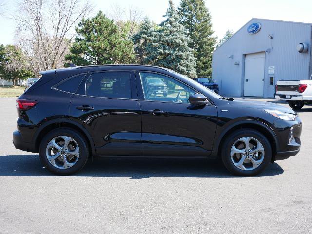 Certified 2025 Ford Escape ST-Line Select AWD/4WD image 6