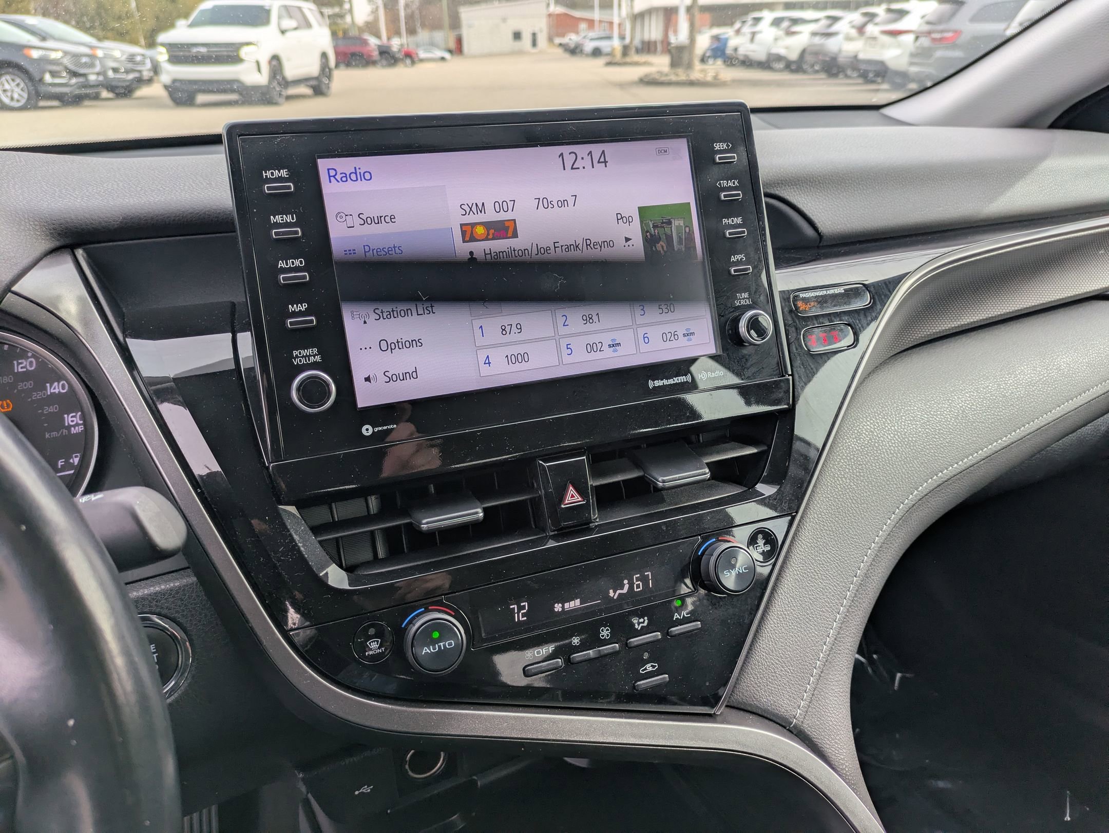 Used 2022 Toyota Camry XSE image 19