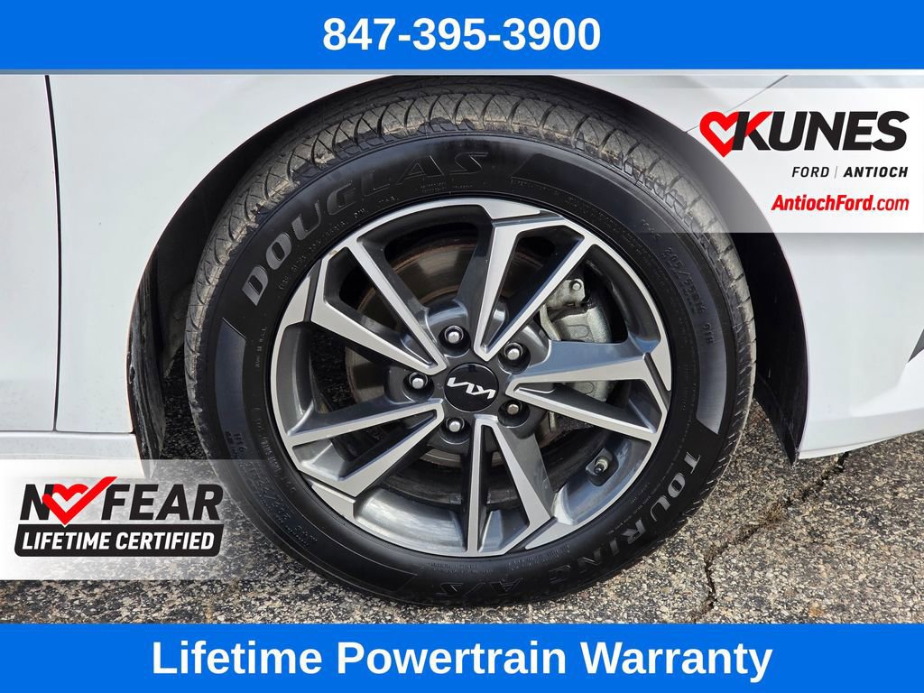 Used 2023 Kia Forte LXS w/ LXS Technology Package FWD image 9