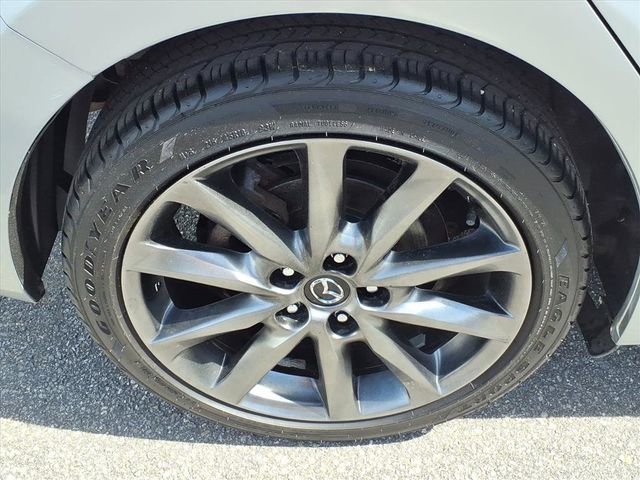 Used 2018 MAZDA MAZDA3 Touring FWD image 9