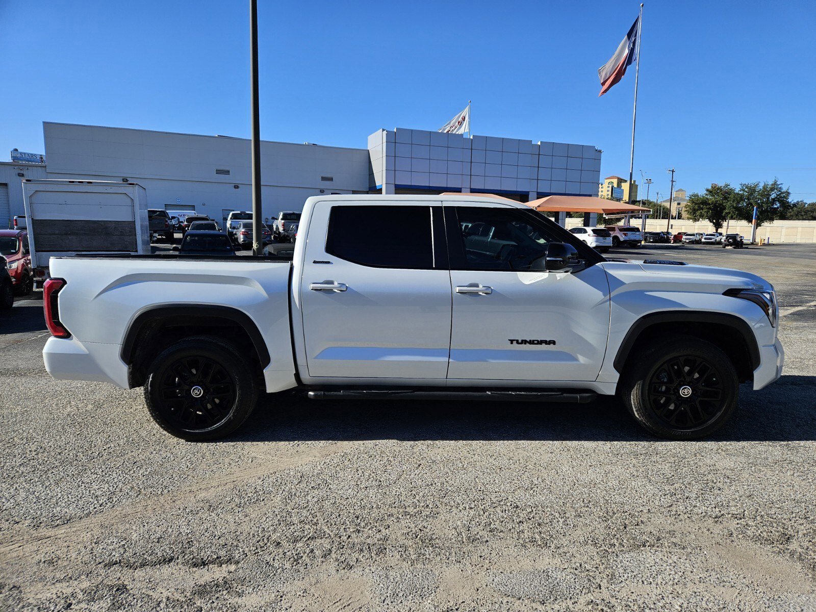 Used 2024 Toyota Tundra Limited image 2