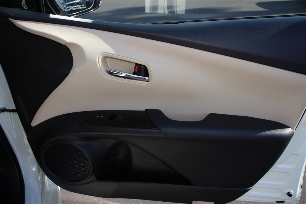 Used 2019 Toyota Prius XLE image 26