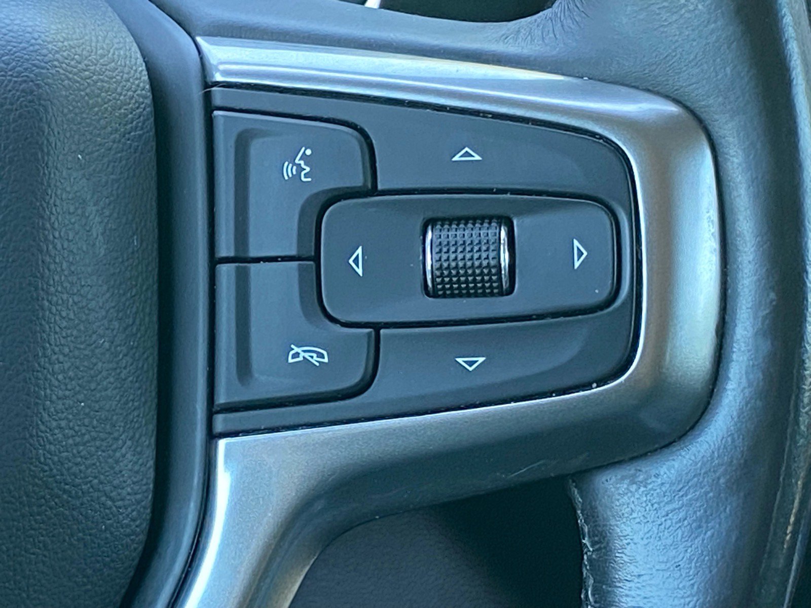 Used 2019 Chevrolet Silverado 1500 LT w/ All-Star Edition AWD/4WD image 12