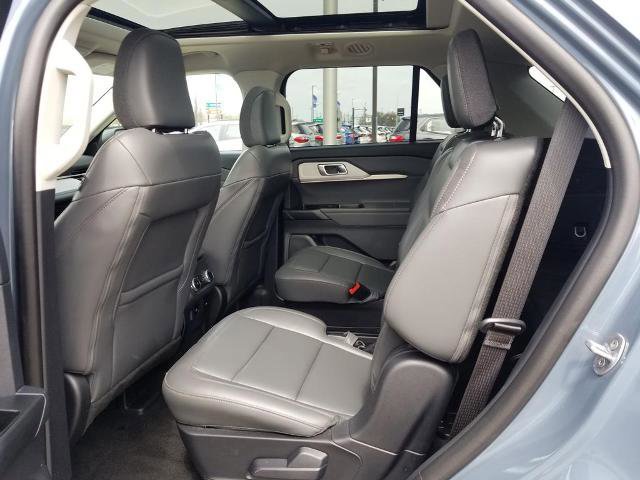 Certified 2025 Ford Explorer Active w/ Active Comfort Package AWD/4WD image 17