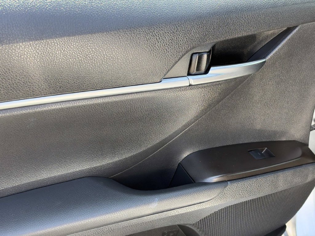 Used 2021 Toyota Camry LE FWD image 19
