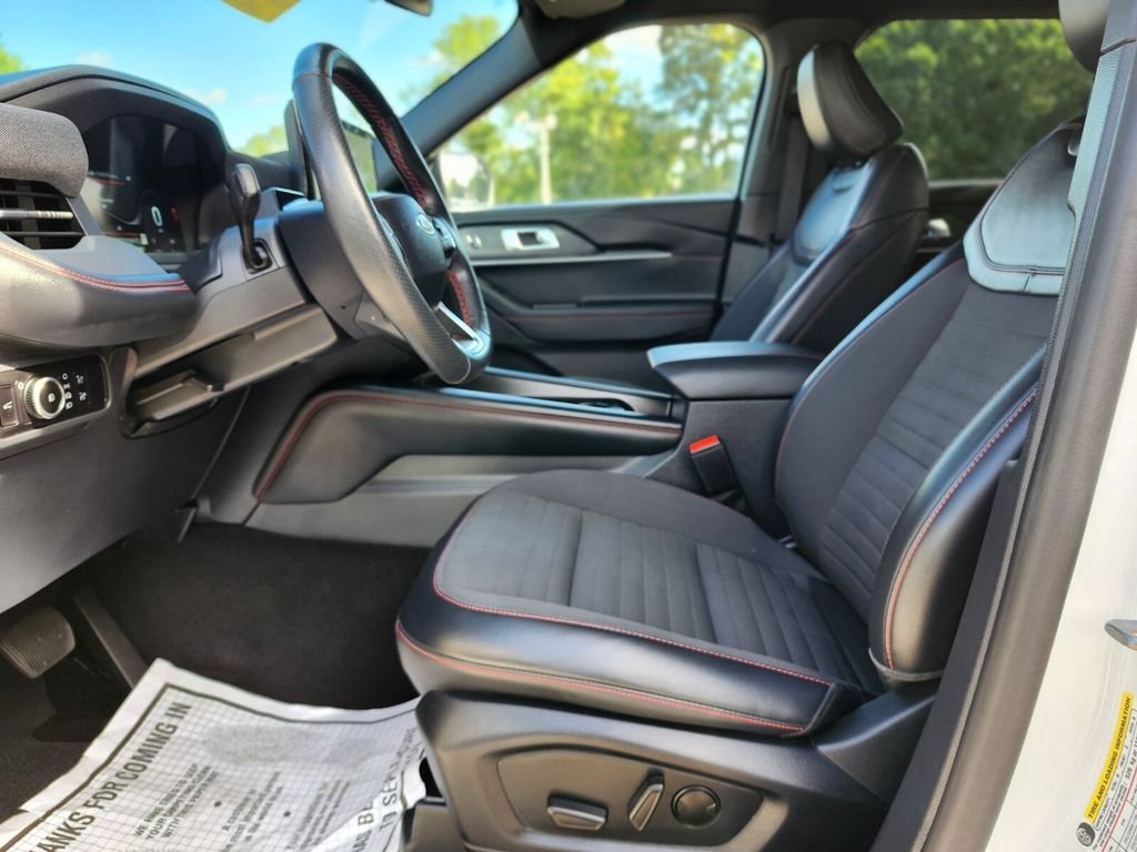 Certified 2025 Ford Explorer ST-Line AWD/4WD image 19