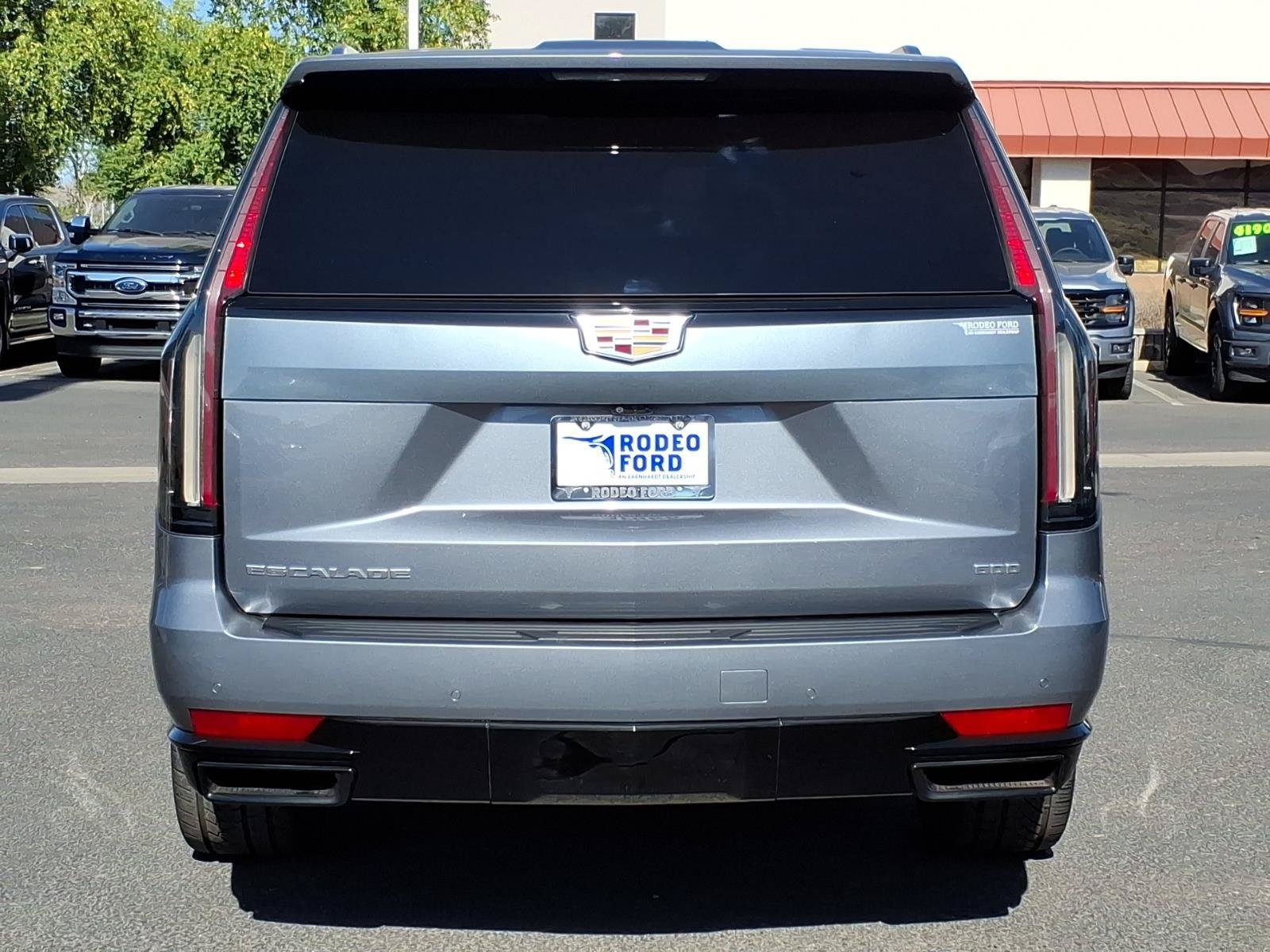 Used 2021 Cadillac Escalade Sport w/ Driver Assist Tech Package AWD/4WD image 4