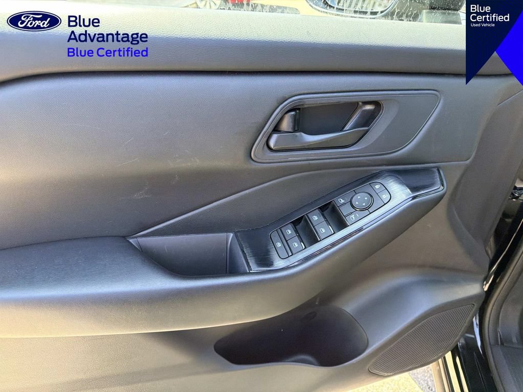 Used 2024 Nissan Rogue S FWD image 14