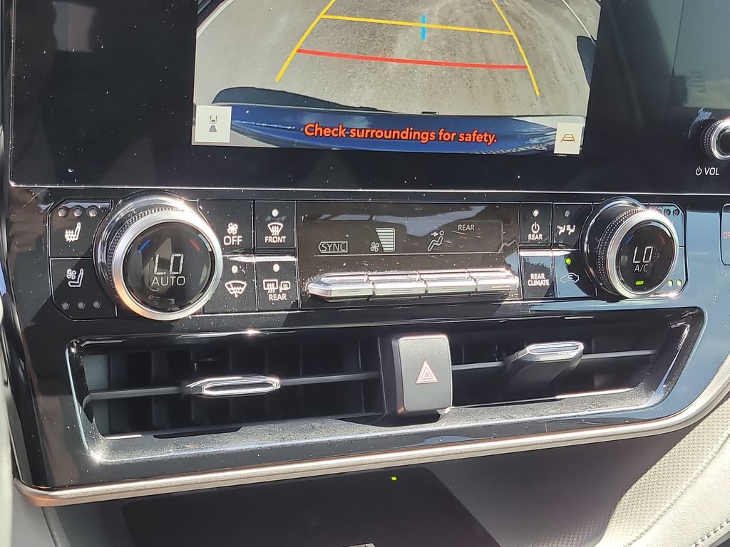Used 2023 Toyota Highlander Limited FWD image 26