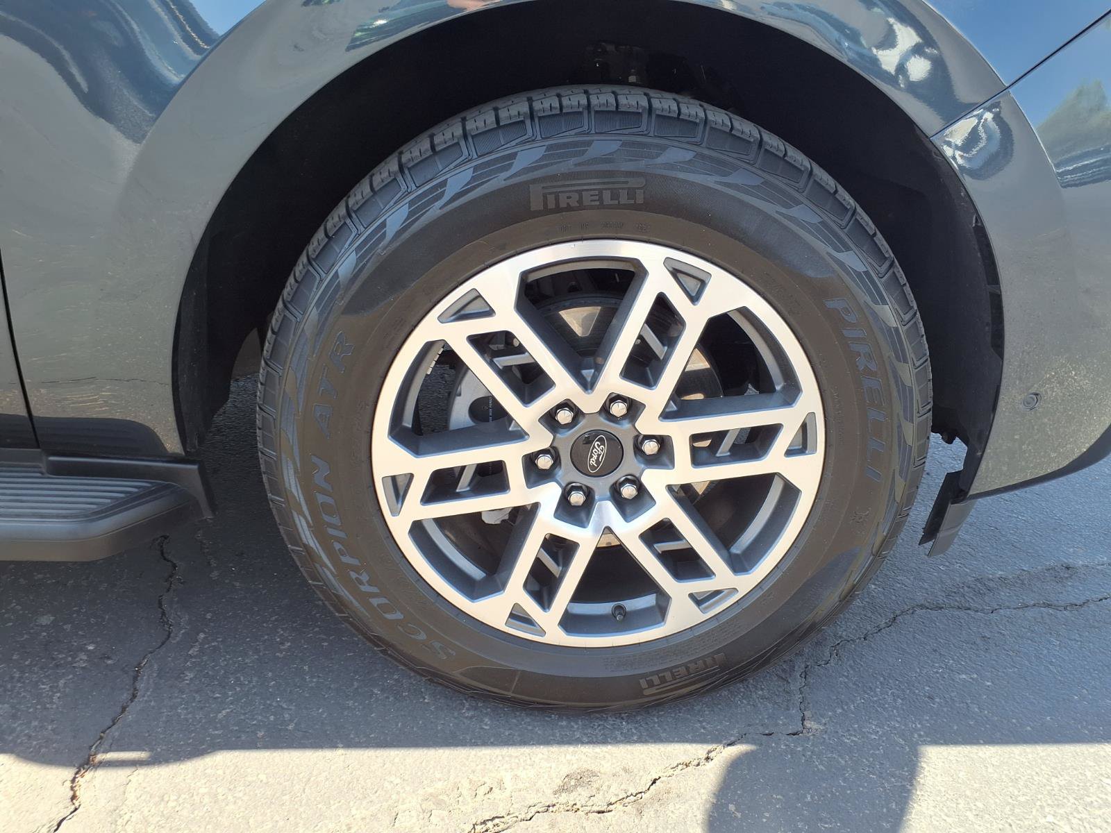 Certified 2025 Ford Expedition Active AWD/4WD image 9