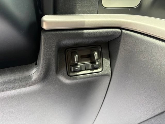 Certified 2025 Ford Expedition Active AWD/4WD image 23