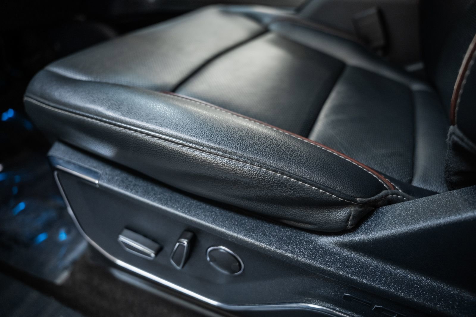 Certified 2021 Ford F150 Lariat w/ Equipment Group 502A High image 41