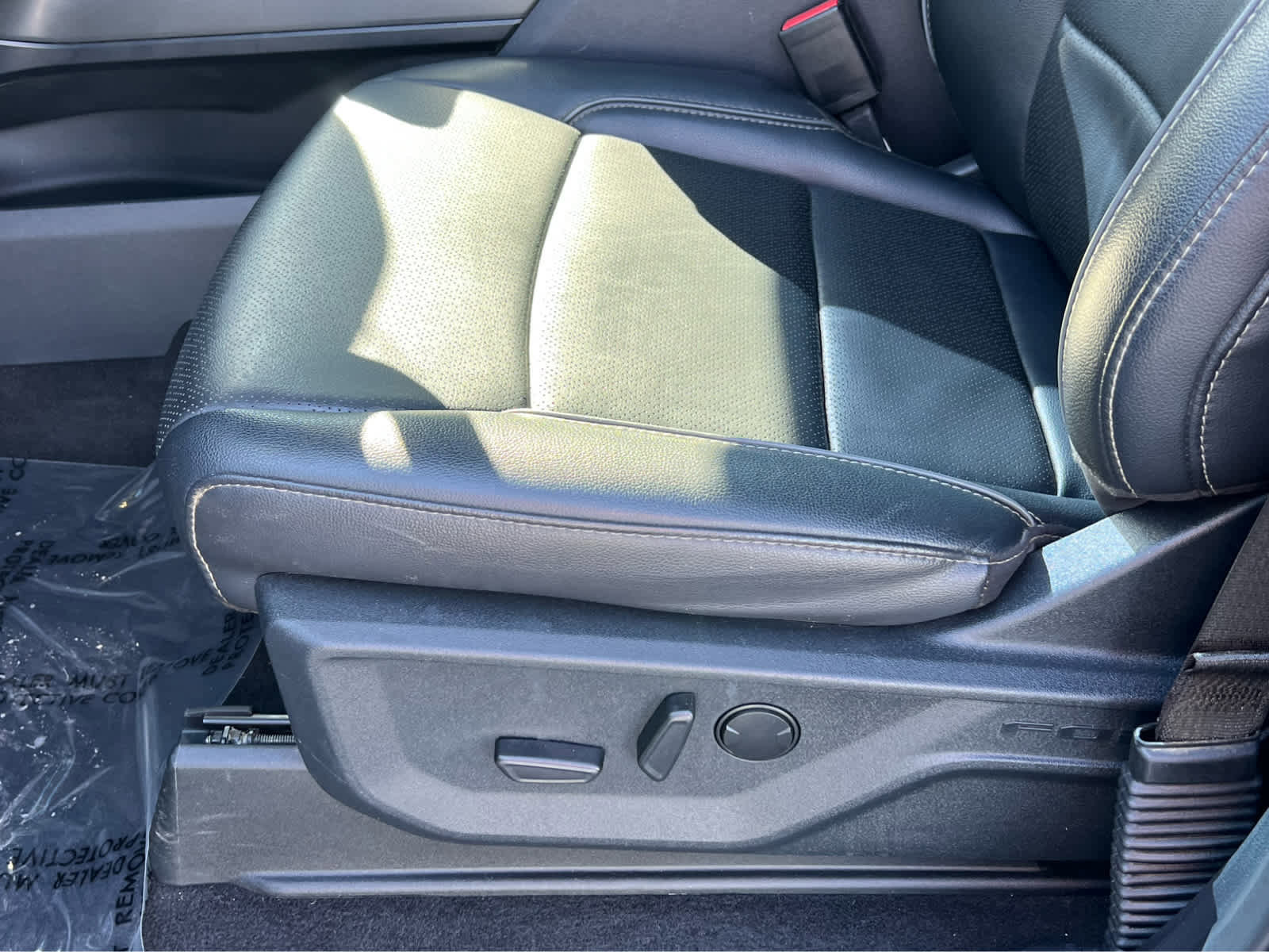 Certified 2025 Ford F150 Lariat image 31