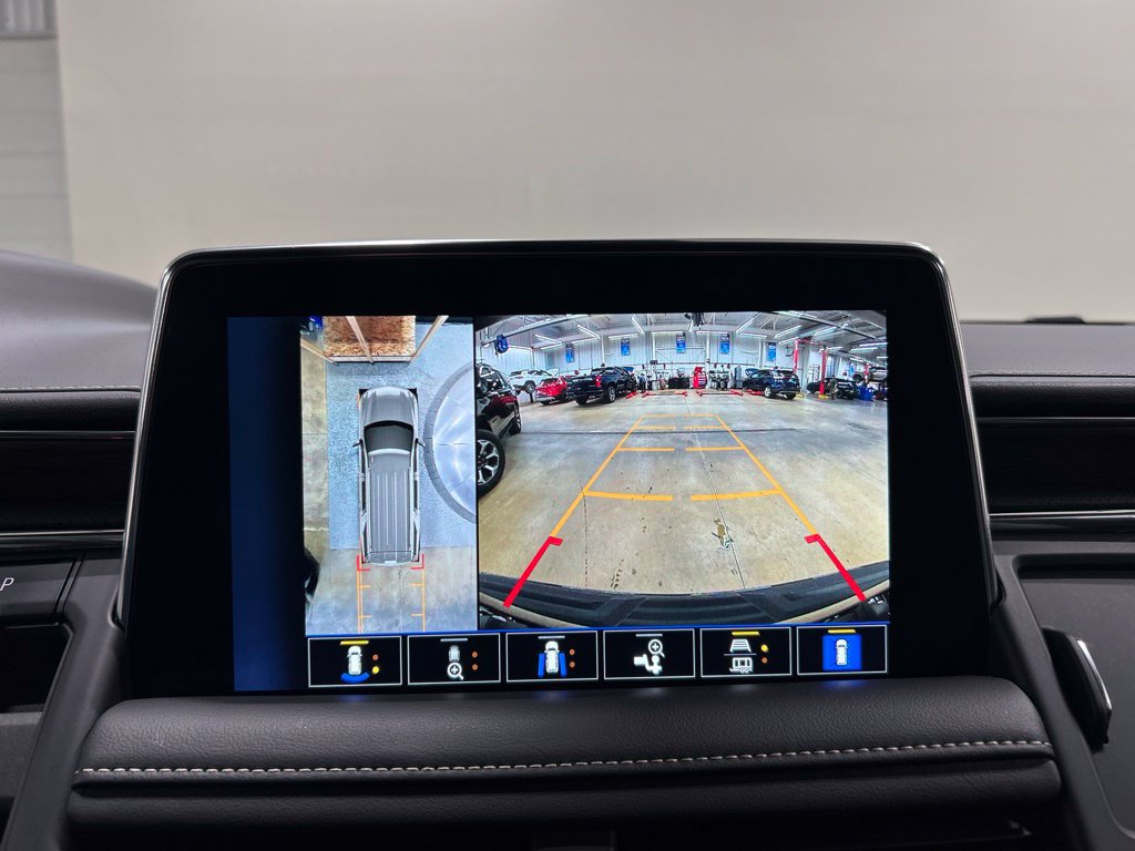 Used 2023 Chevrolet Tahoe Premier AWD/4WD image 21