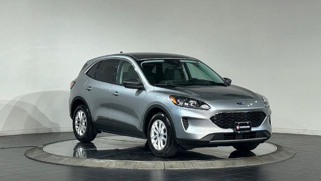 Certified 2022 Ford Escape SE w/ Cold Weather Package FWD image 2