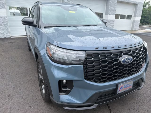 Certified 2025 Ford Explorer ST w/ Sun And Sound Package AWD/4WD image 9