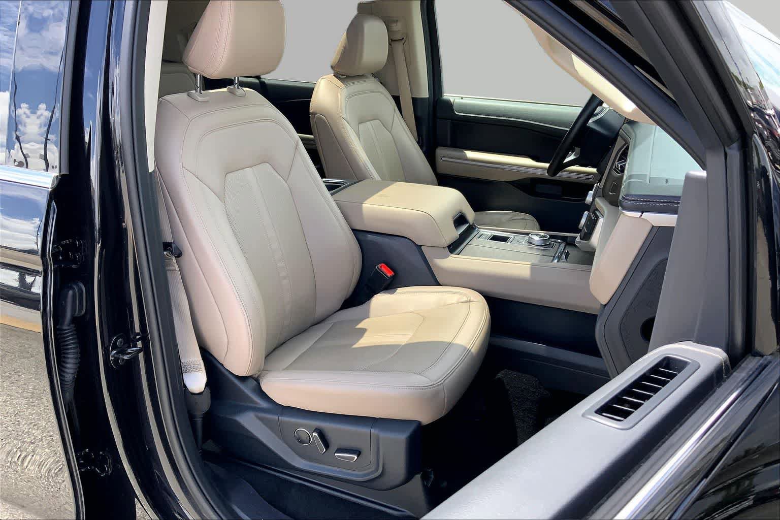 Certified 2024 Ford Expedition Max Limited RWD image 9