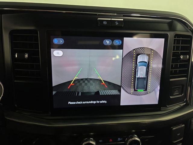 Certified 2025 Ford F350 Lariat w/ Black Appearance Package image 17