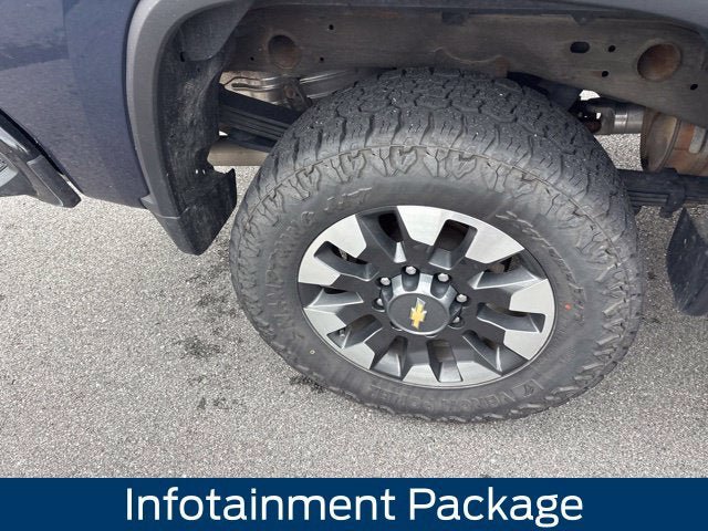 Used 2021 Chevrolet Silverado 2500 Custom w/ Custom Value Package AWD/4WD image 12